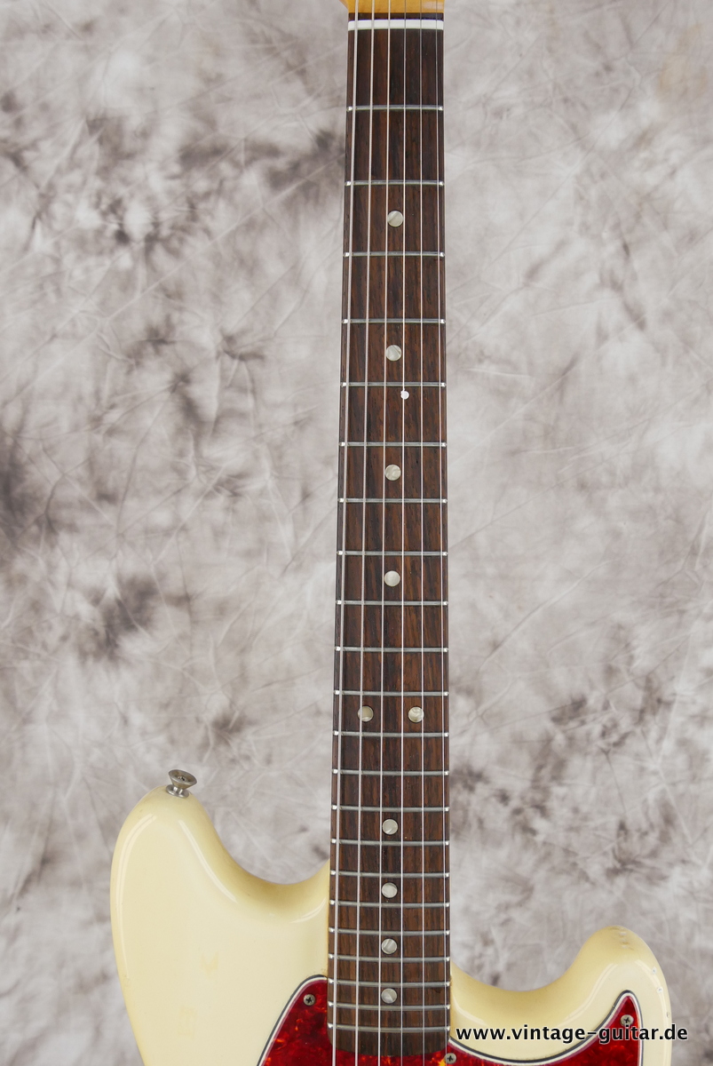 Fender_Mustang_olympic_white_1966-011.JPG
