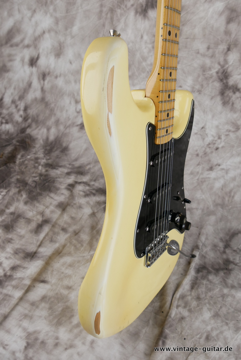 Fender_Stratocaster_olympic_white_1977-005.JPG