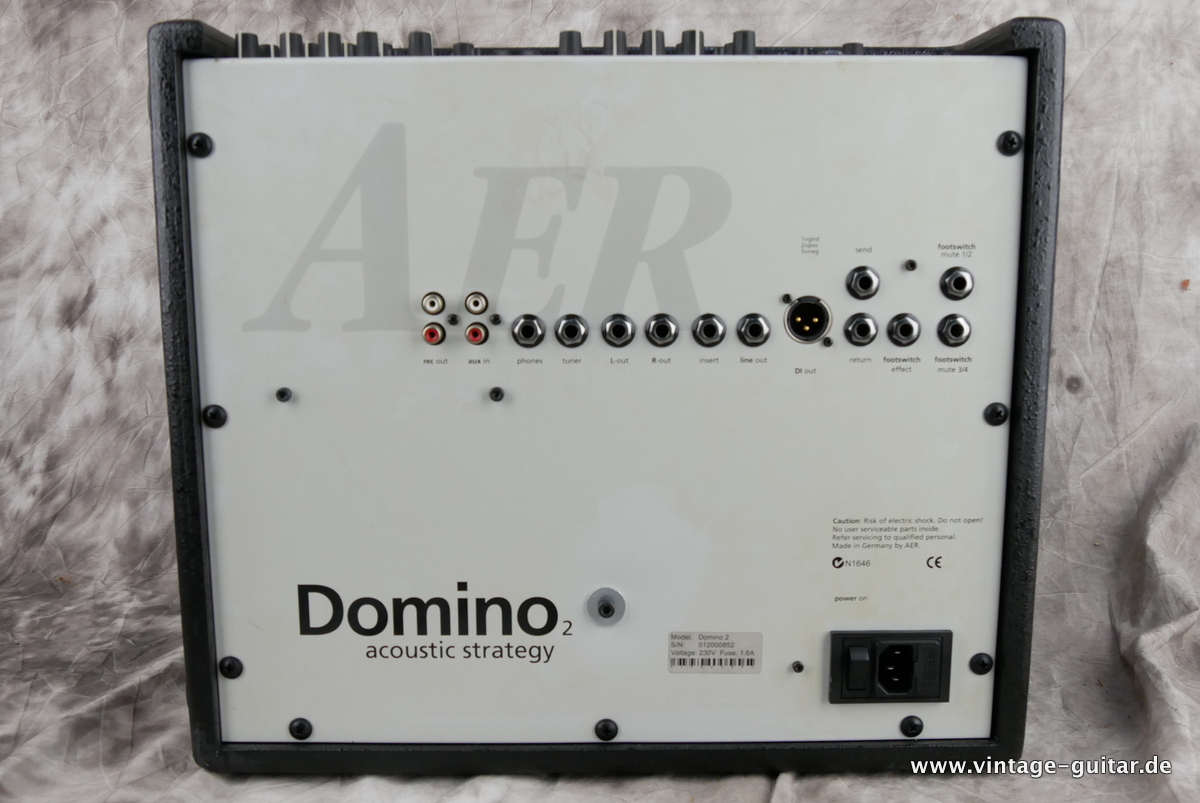 AER_Domino_2_black_2010-002.JPG