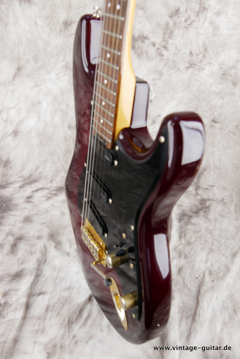 img/vintage/3953/Blade_R_2_Transculent_red_1989-006.JPG