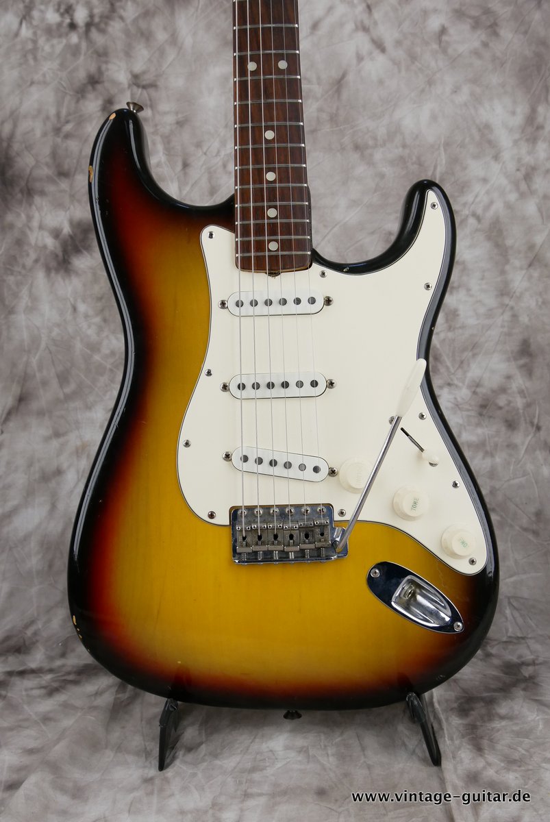 Fender-Stratocaster-1971-4-hole-sunburst-002.JPG