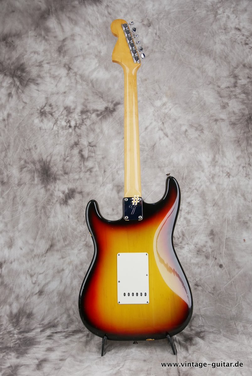 Fender-Stratocaster-1971-4-hole-sunburst-003.JPG