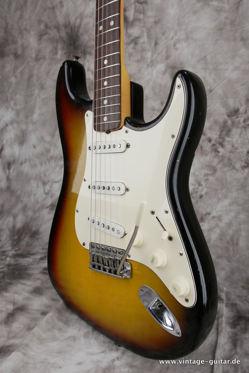 Fender-Stratocaster-1971-4-hole-sunburst-004.JPG