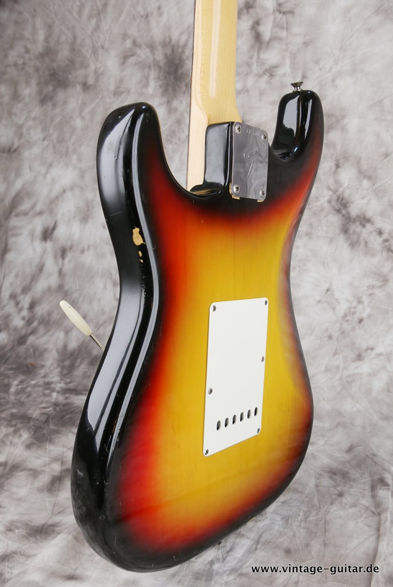 Fender-Stratocaster-1971-4-hole-sunburst-006.JPG