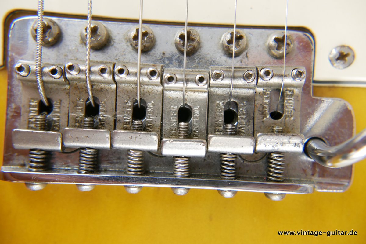 Fender-Stratocaster-1971-4-hole-sunburst-015.JPG