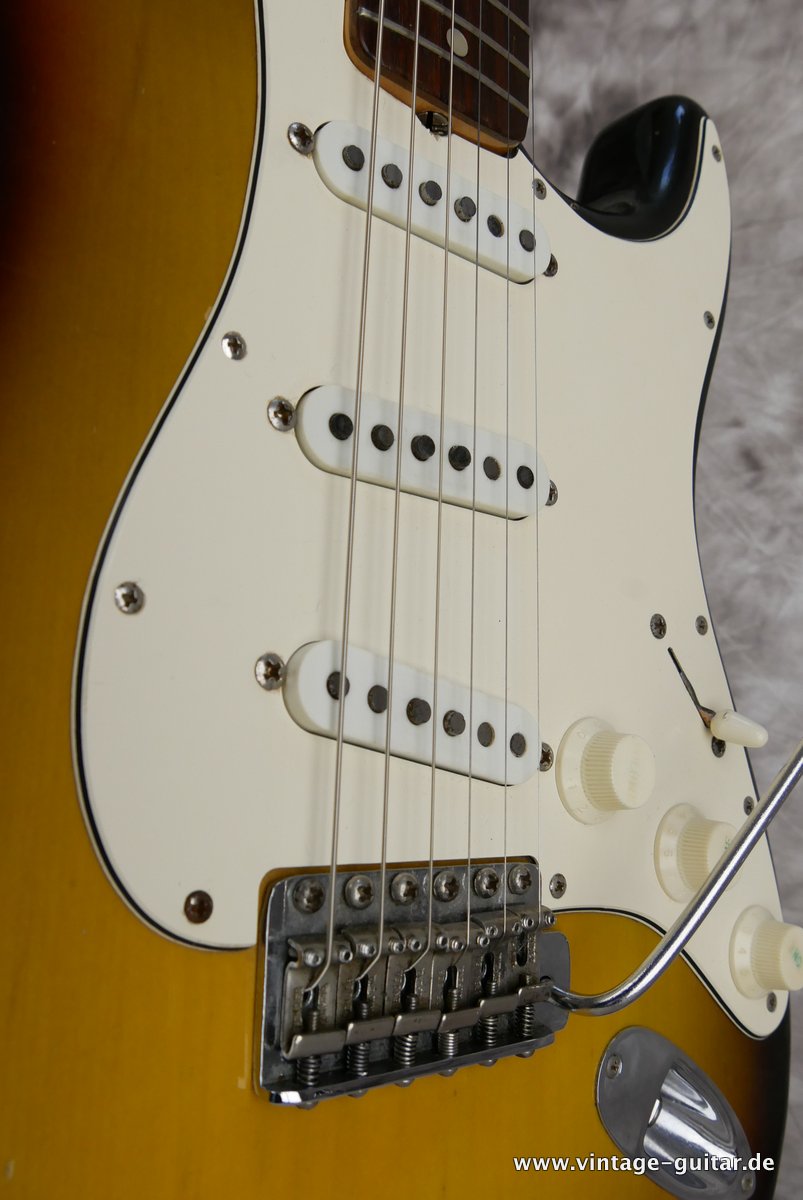 Fender-Stratocaster-1971-4-hole-sunburst-017.JPG