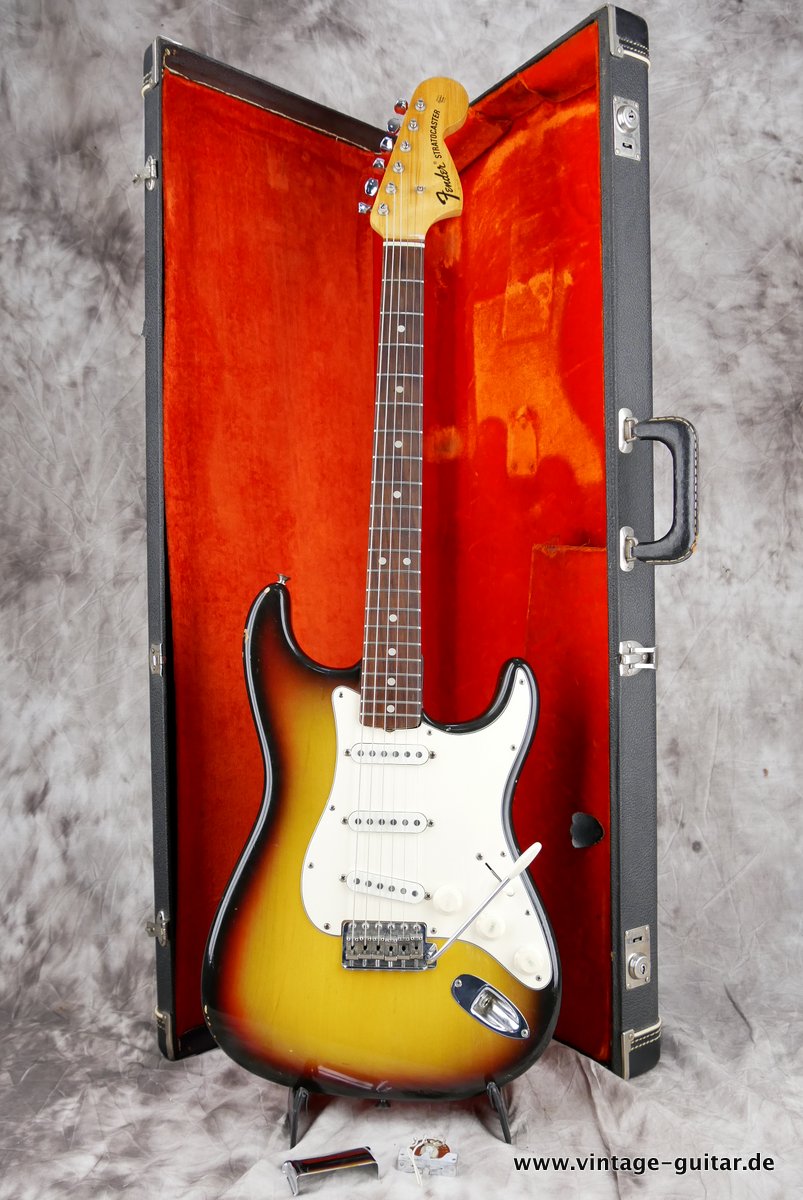 Fender-Stratocaster-1971-4-hole-sunburst-020.JPG