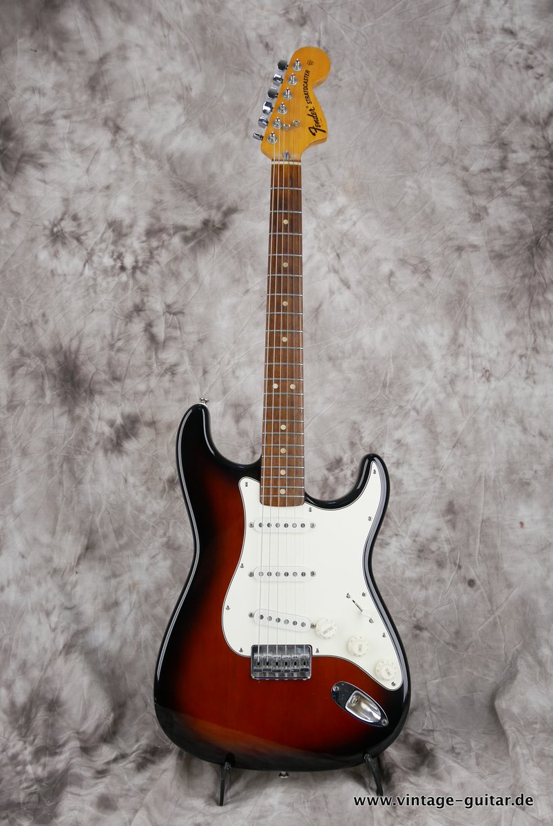 Fender-Stratocaster-1974-refinish-001.JPG