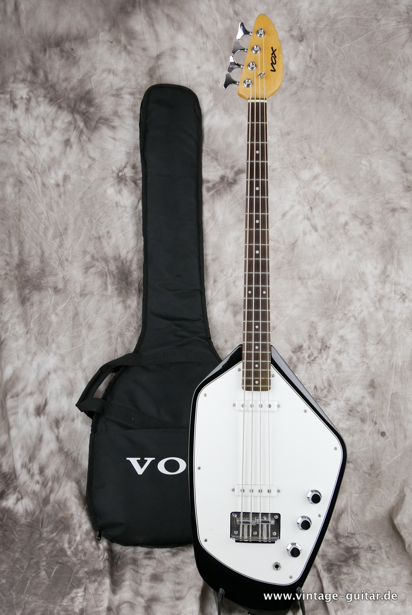 Vox_Phantom_Teardrop_Bass_V-MK5-B_black_2013-013.JPG