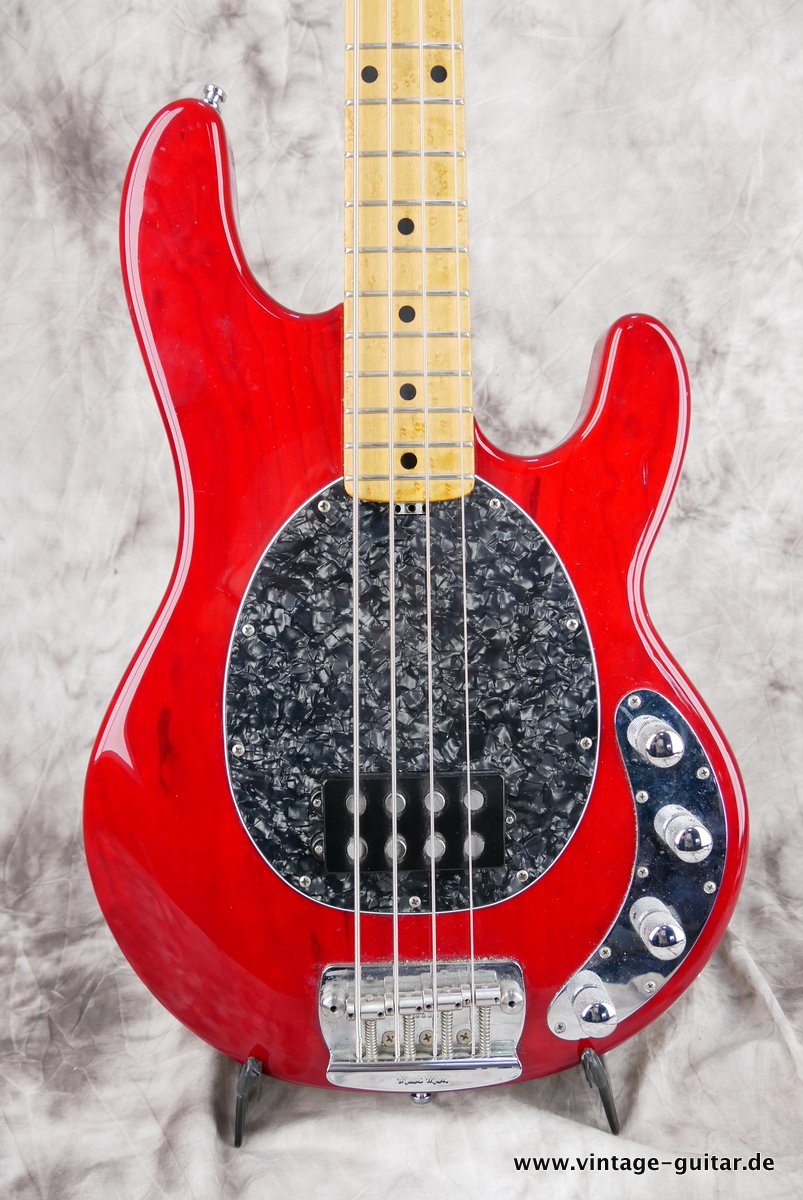 MusicMan_StingRay_4_string_red_1995-003.JPG