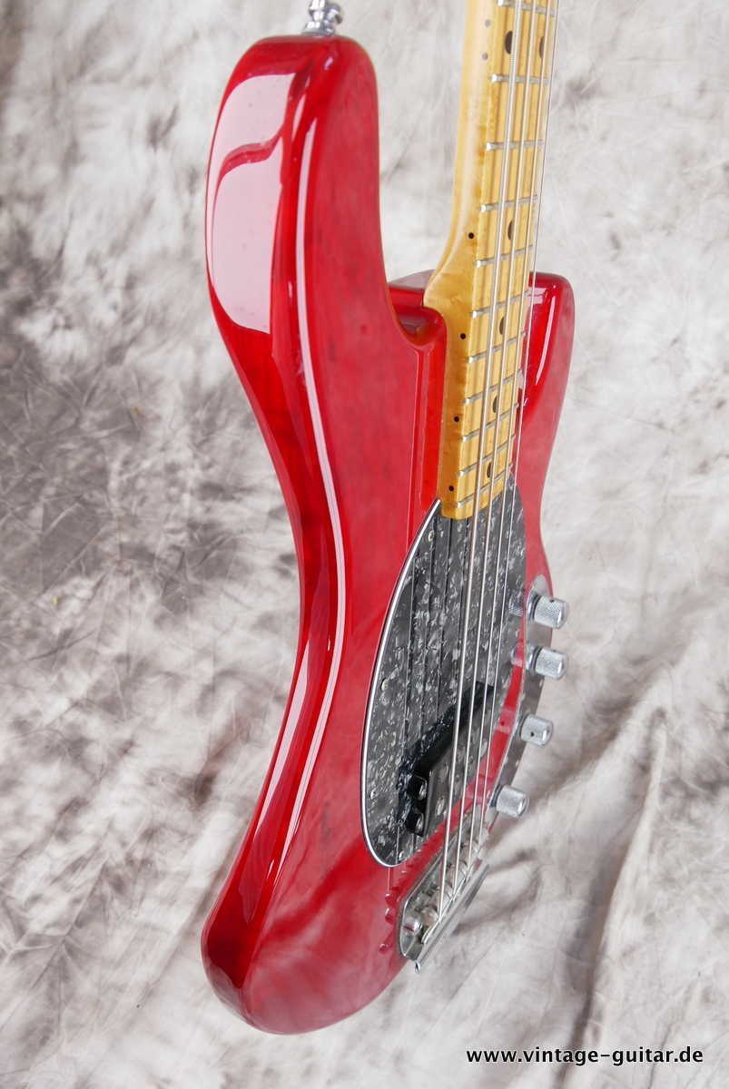 MusicMan_StingRay_4_string_red_1995-005.JPG