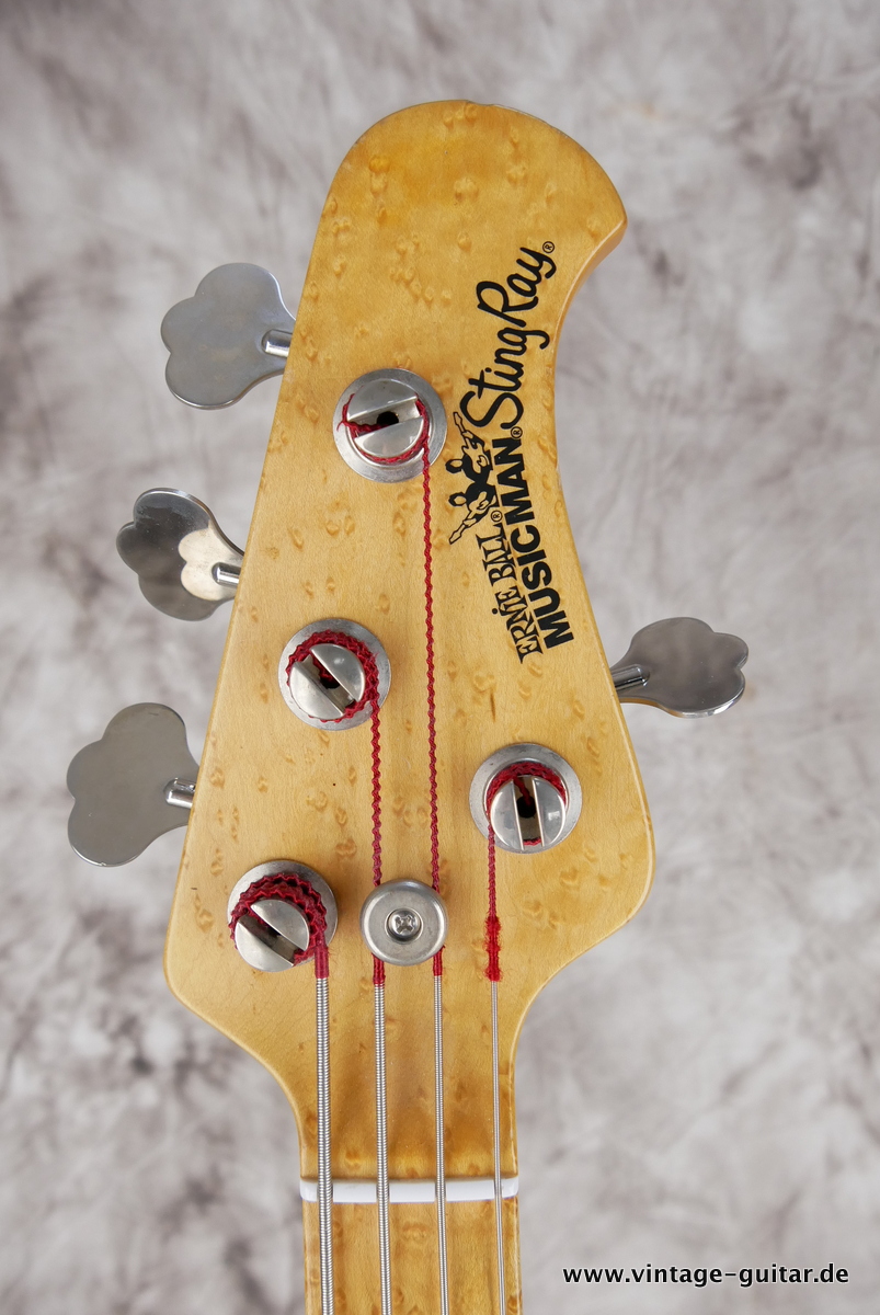 img/vintage/3977/MusicMan_StingRay_4_string_red_1995-009.JPG