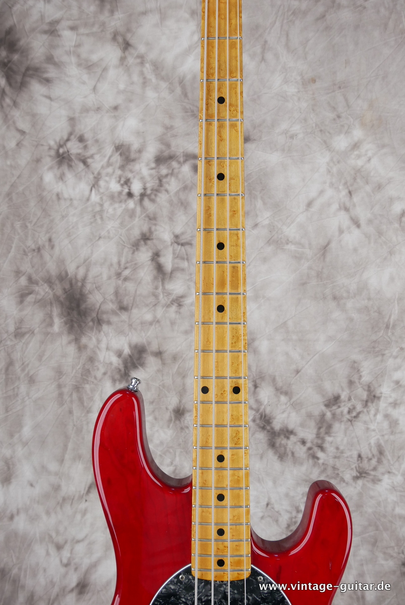 MusicMan_StingRay_4_string_red_1995-011.JPG