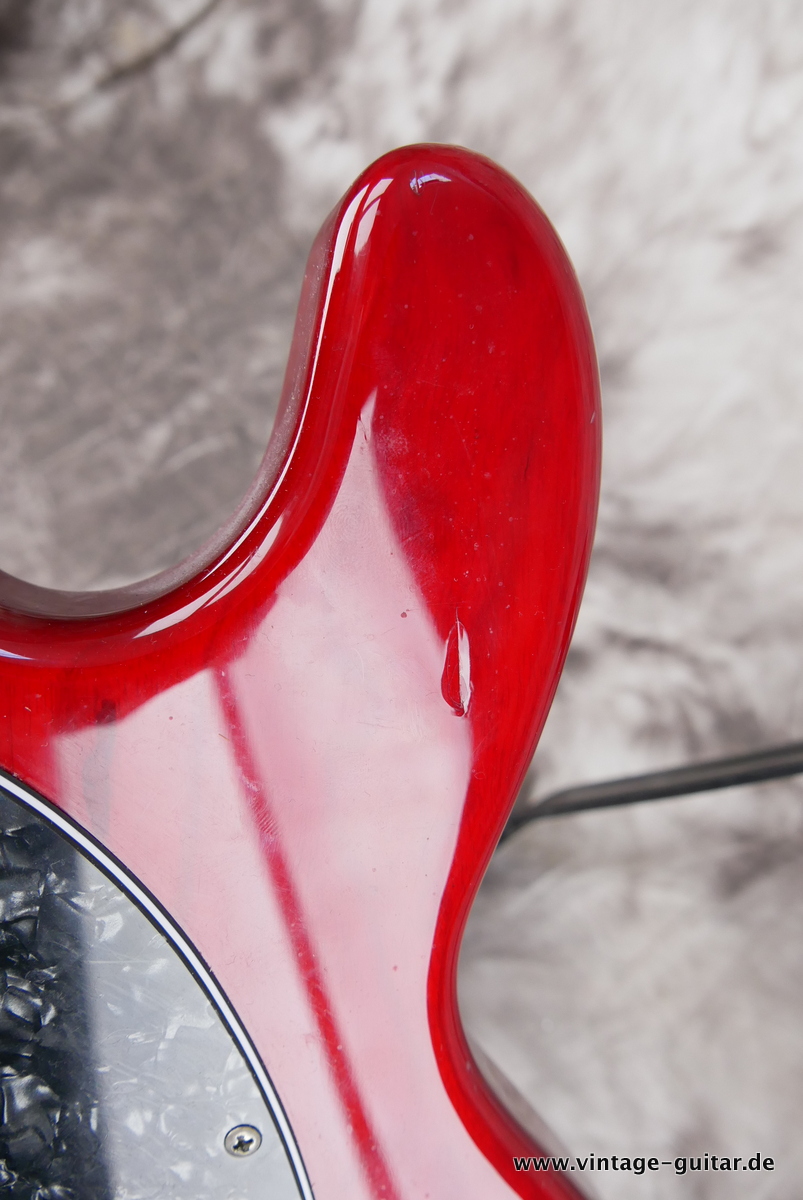 img/vintage/3977/MusicMan_StingRay_4_string_red_1995-013.JPG