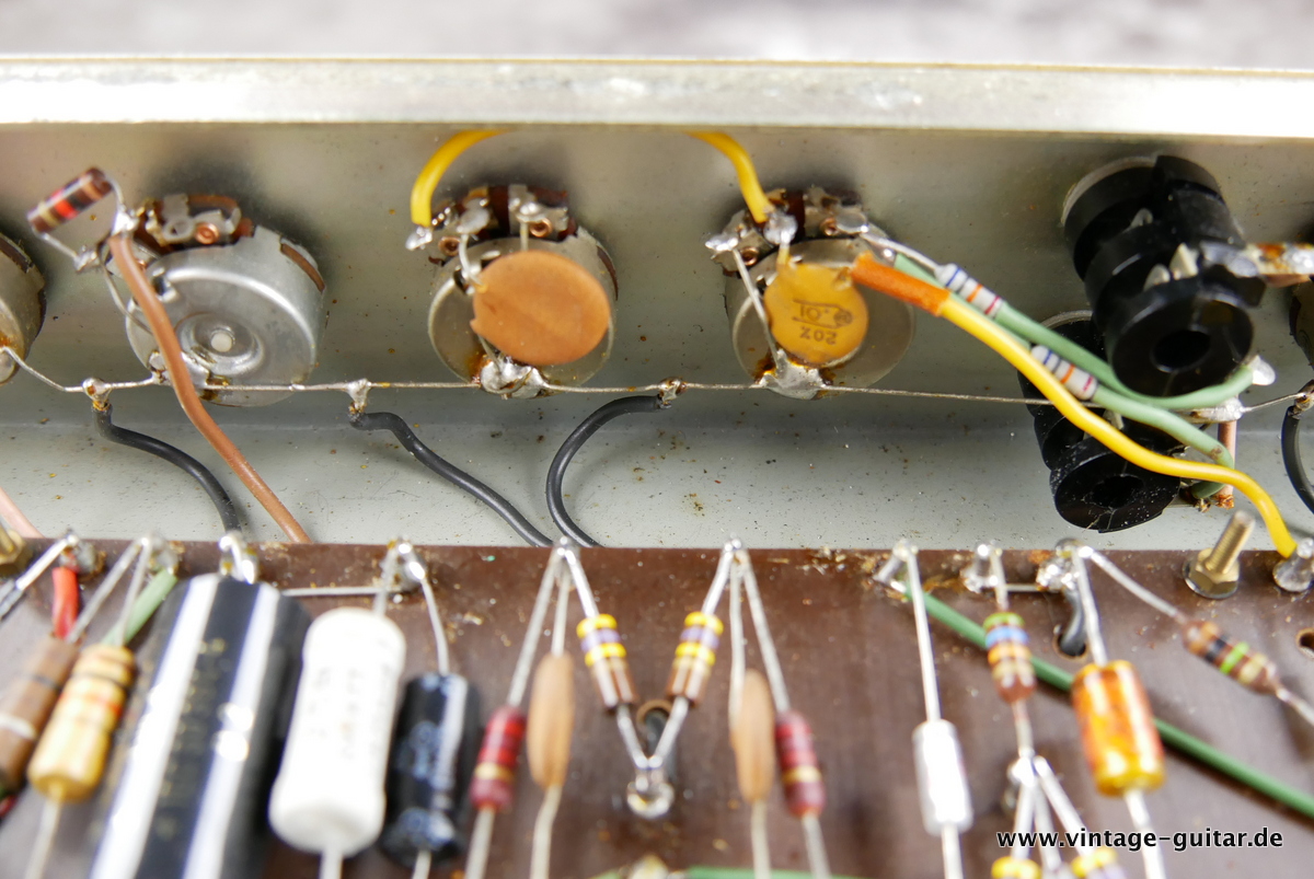 img/vintage/3980/Marshall_JMP_1930_popular_black_1972-014.JPG