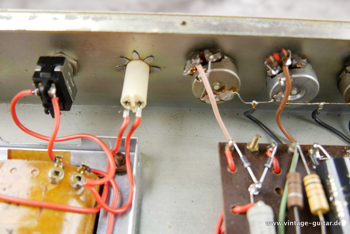 img/vintage/3980/Marshall_JMP_1930_popular_black_1972-015.JPG