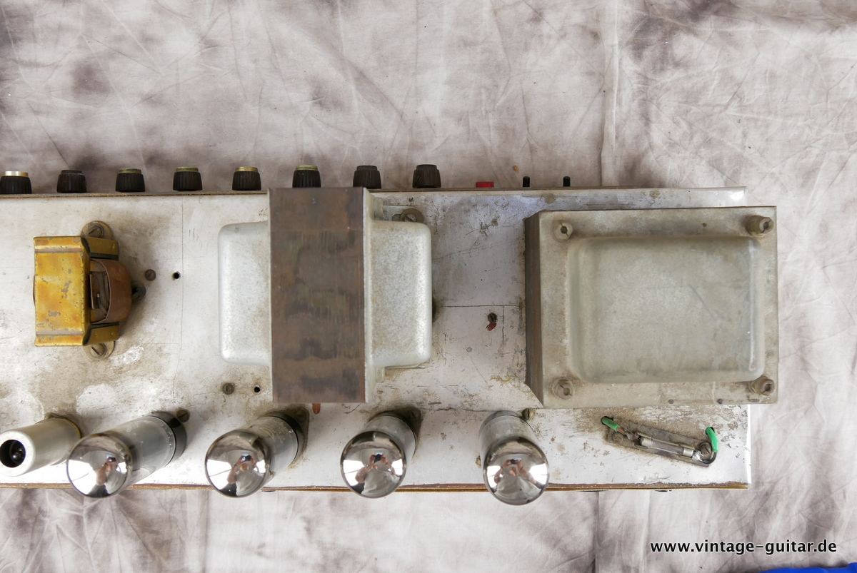 img/vintage/3981/Marshall_Super_Tremolo_100_black_1966-011.JPG