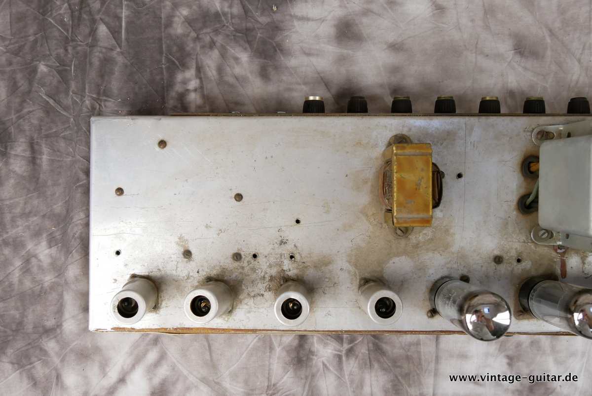 img/vintage/3981/Marshall_Super_Tremolo_100_black_1966-012.JPG