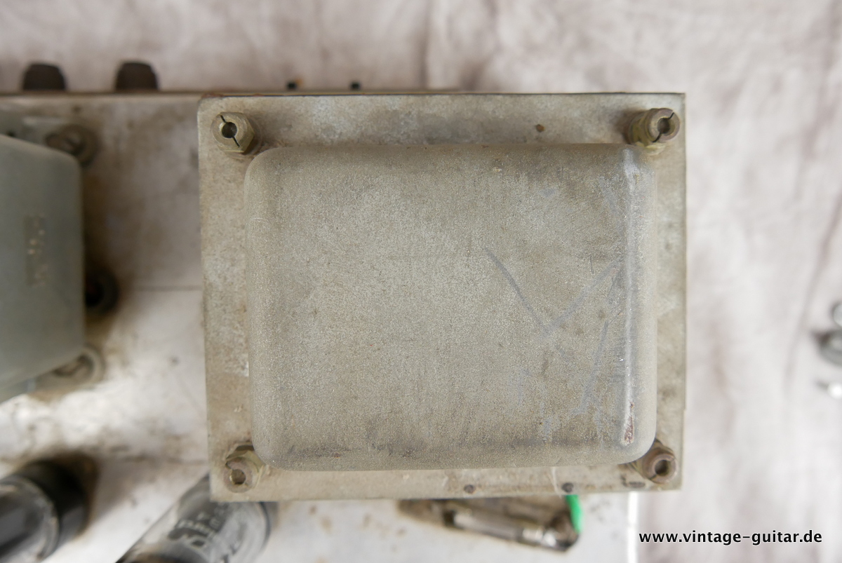 img/vintage/3981/Marshall_Super_Tremolo_100_black_1966-015.JPG