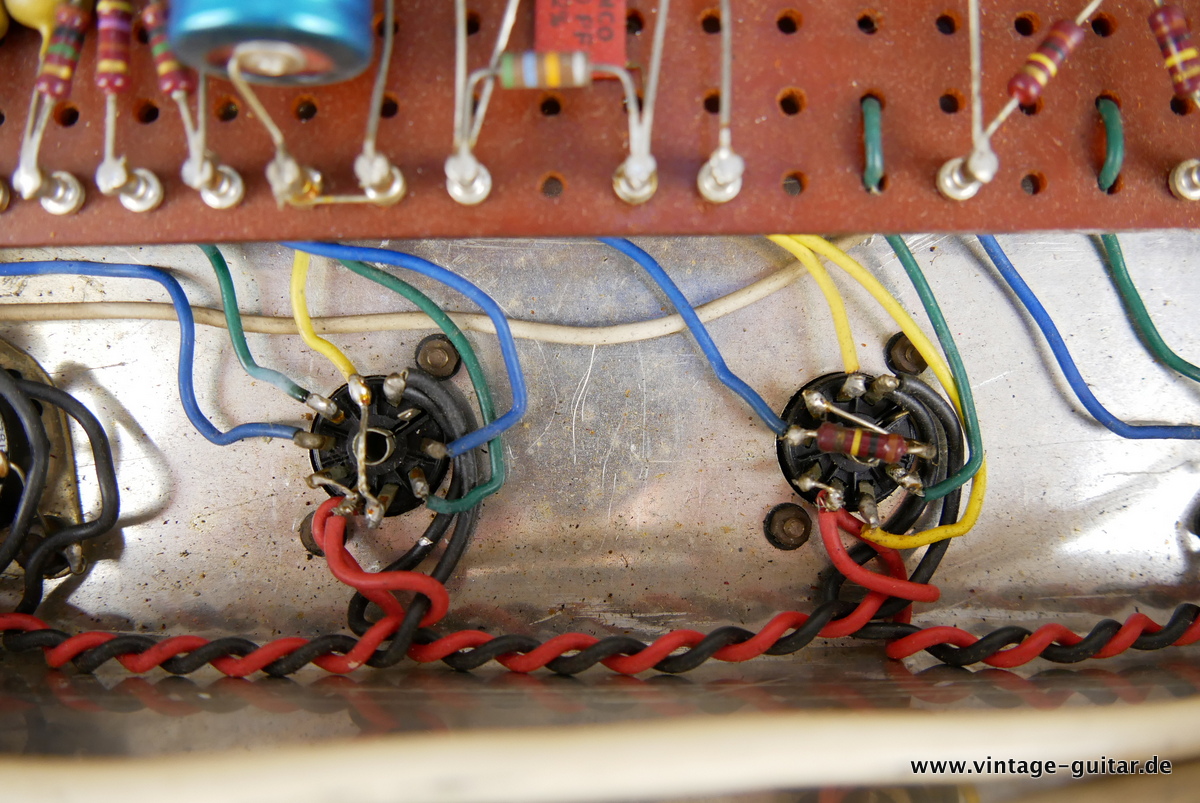 img/vintage/3981/Marshall_Super_Tremolo_100_black_1966-024.JPG