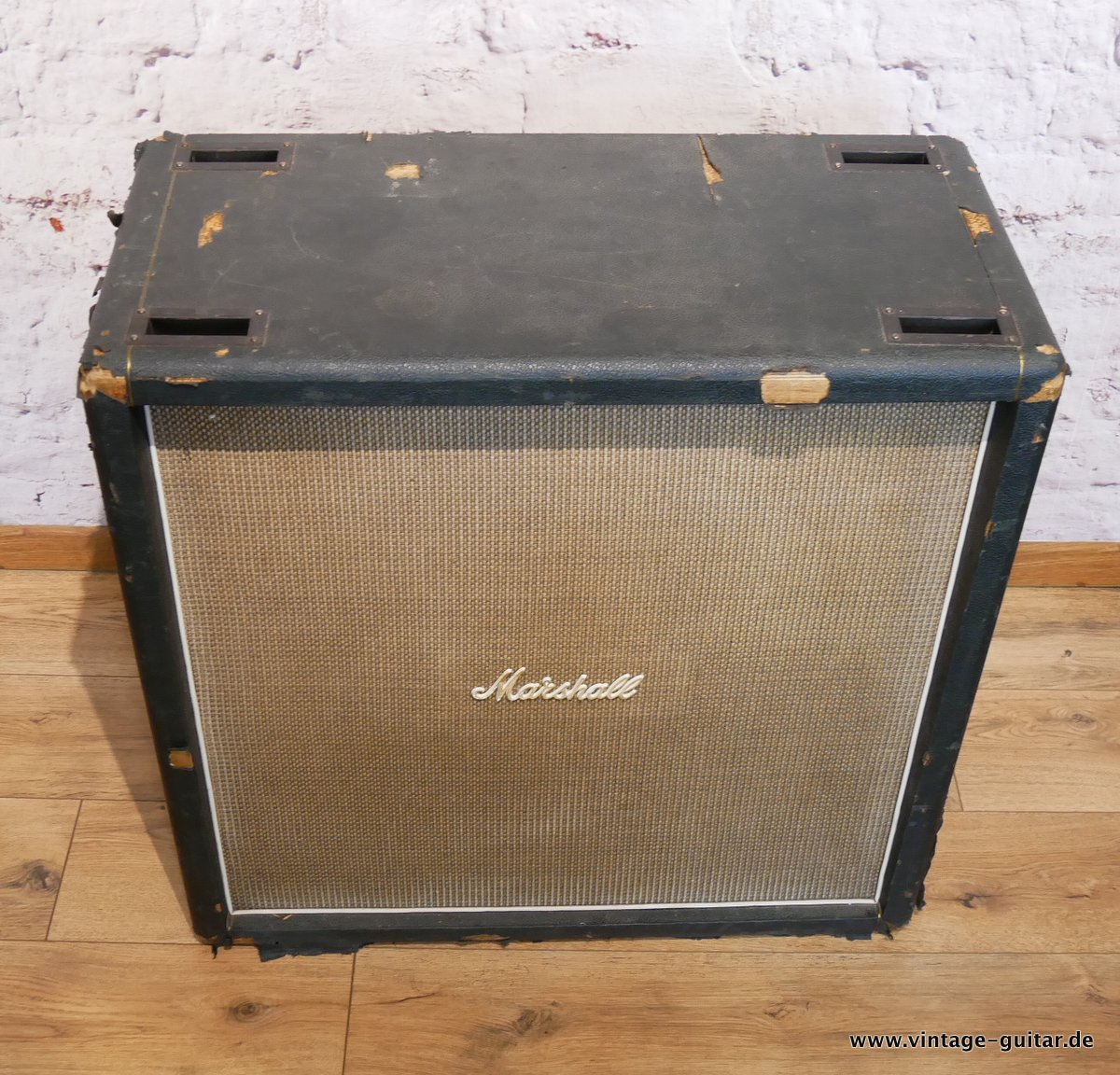 Marshall-1960B-1970-Celestion-Greenbacks-Pulsonic-002.JPG