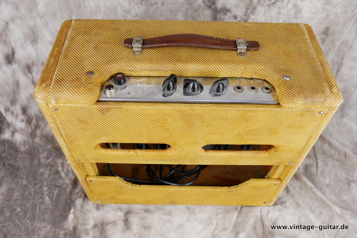 Fender-Deluxe-Amp-1952-wide-panel-tweed-004.JPG
