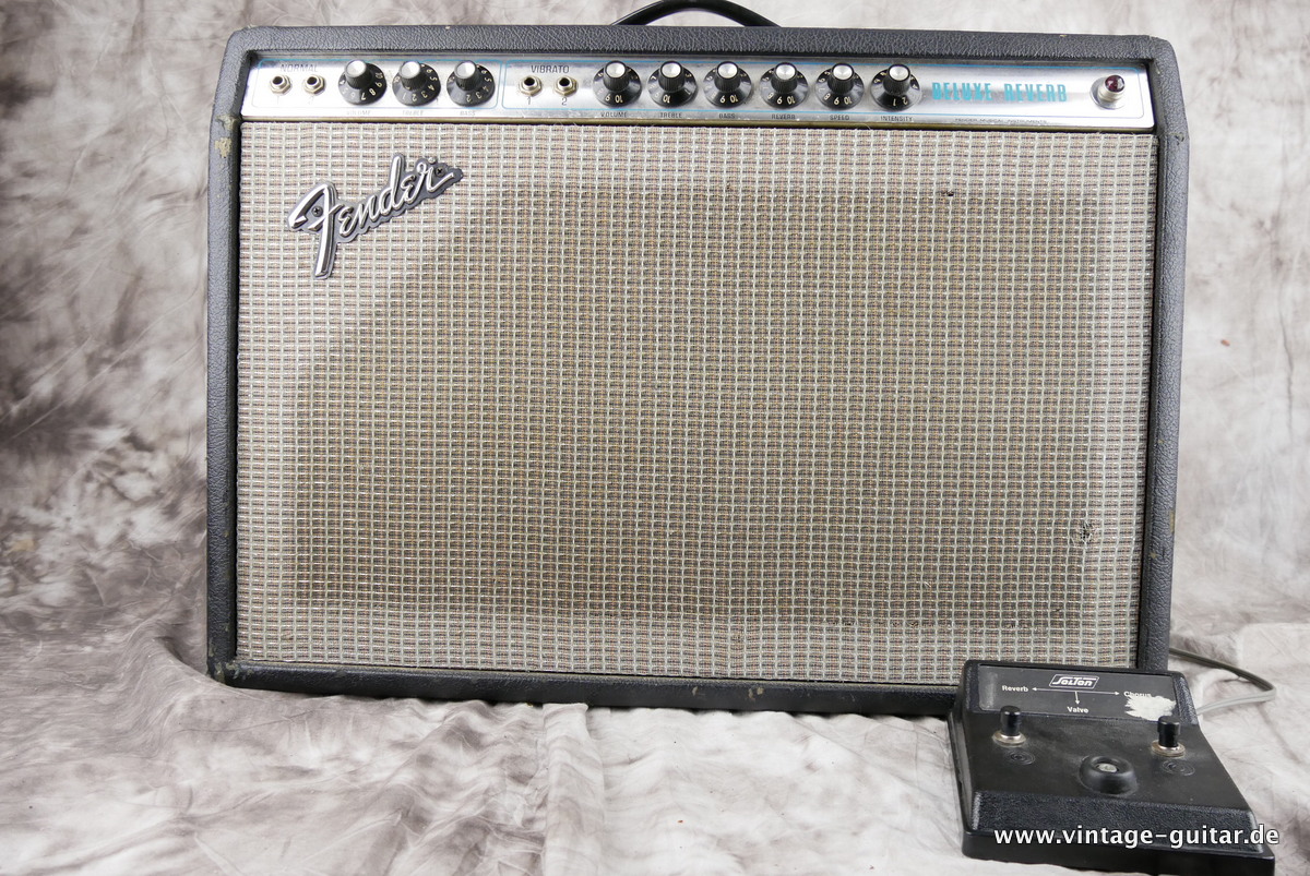 img/vintage/3993/Fender_Deluxe_Reverb_silverface_black_1974-001.JPG
