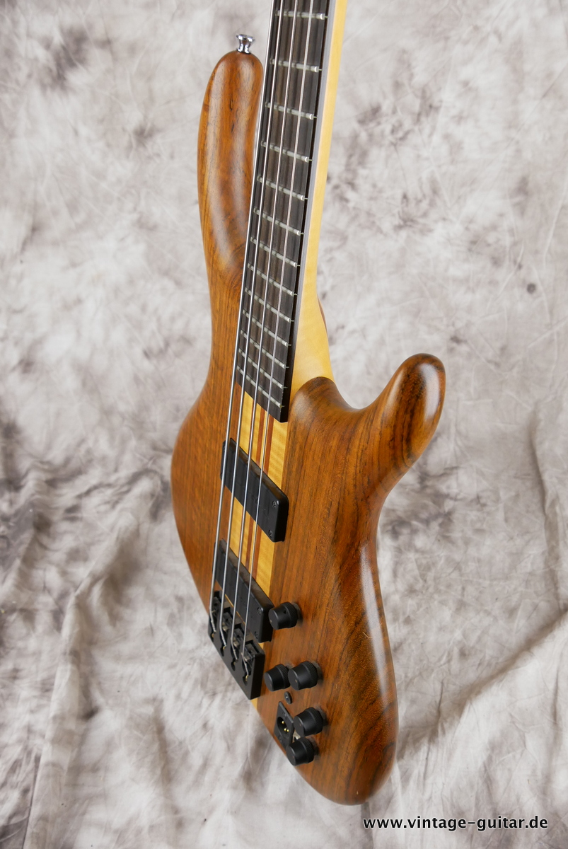 Schack_Bass_Unique_BC_3VN_walnut_1999-006.JPG