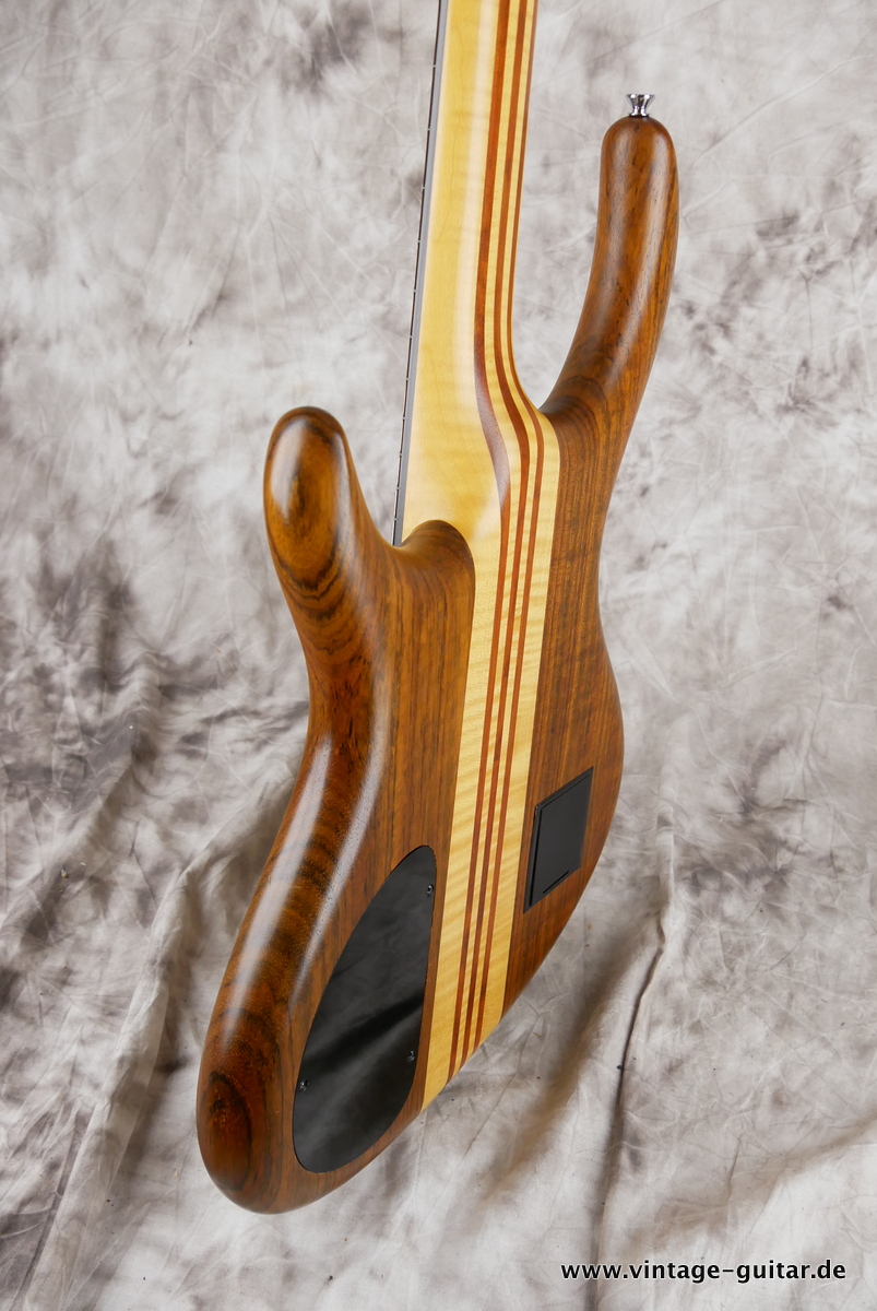 Schack_Bass_Unique_BC_3VN_walnut_1999-007.JPG