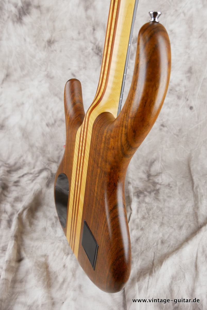 Schack_Bass_Unique_BC_3VN_walnut_1999-008.JPG