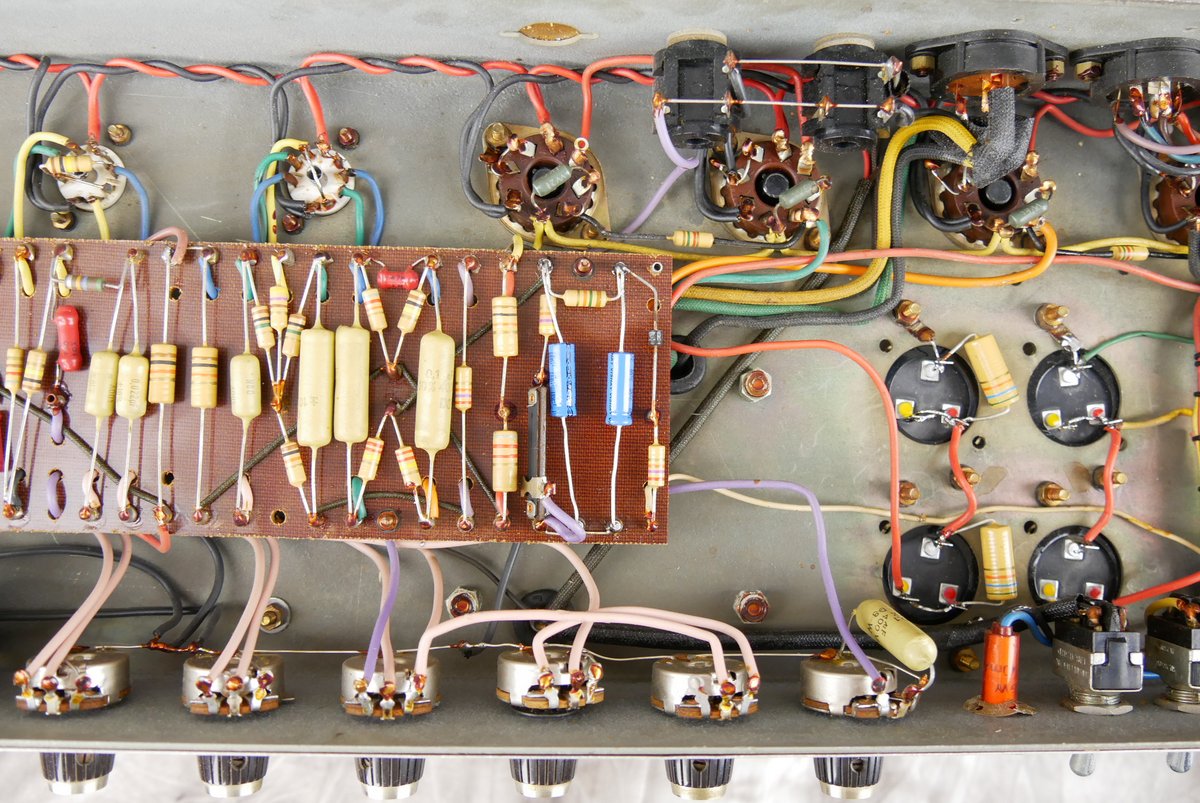 img/vintage/4002/Marshall_Super_Bass_100_1996_Full_Stack_1969-030.JPG