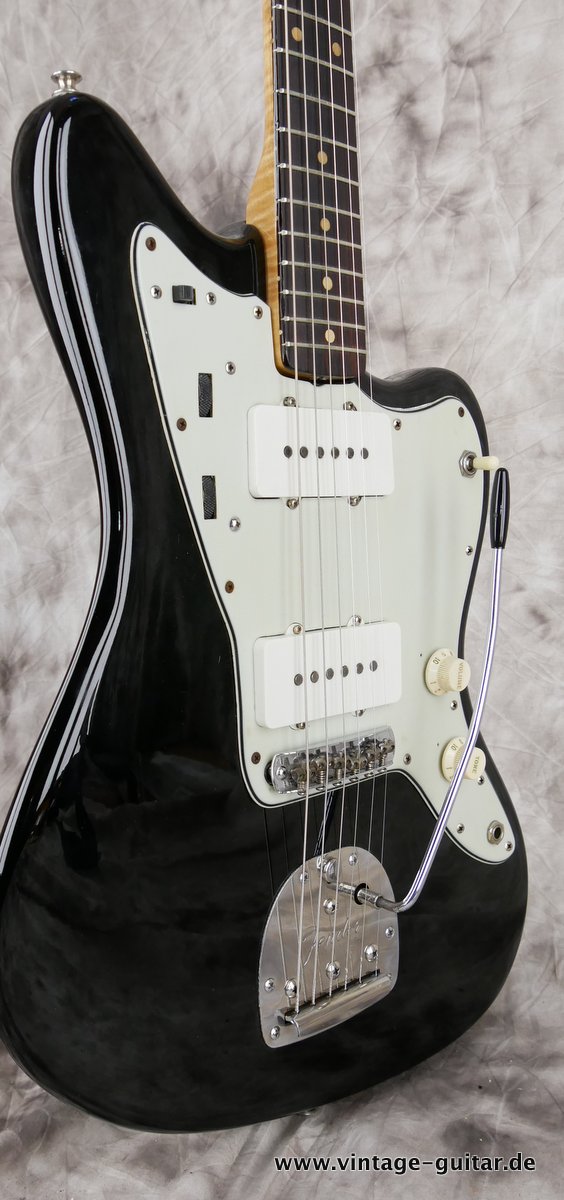 Fender-Jazzmaster-1963-black-004.JPG