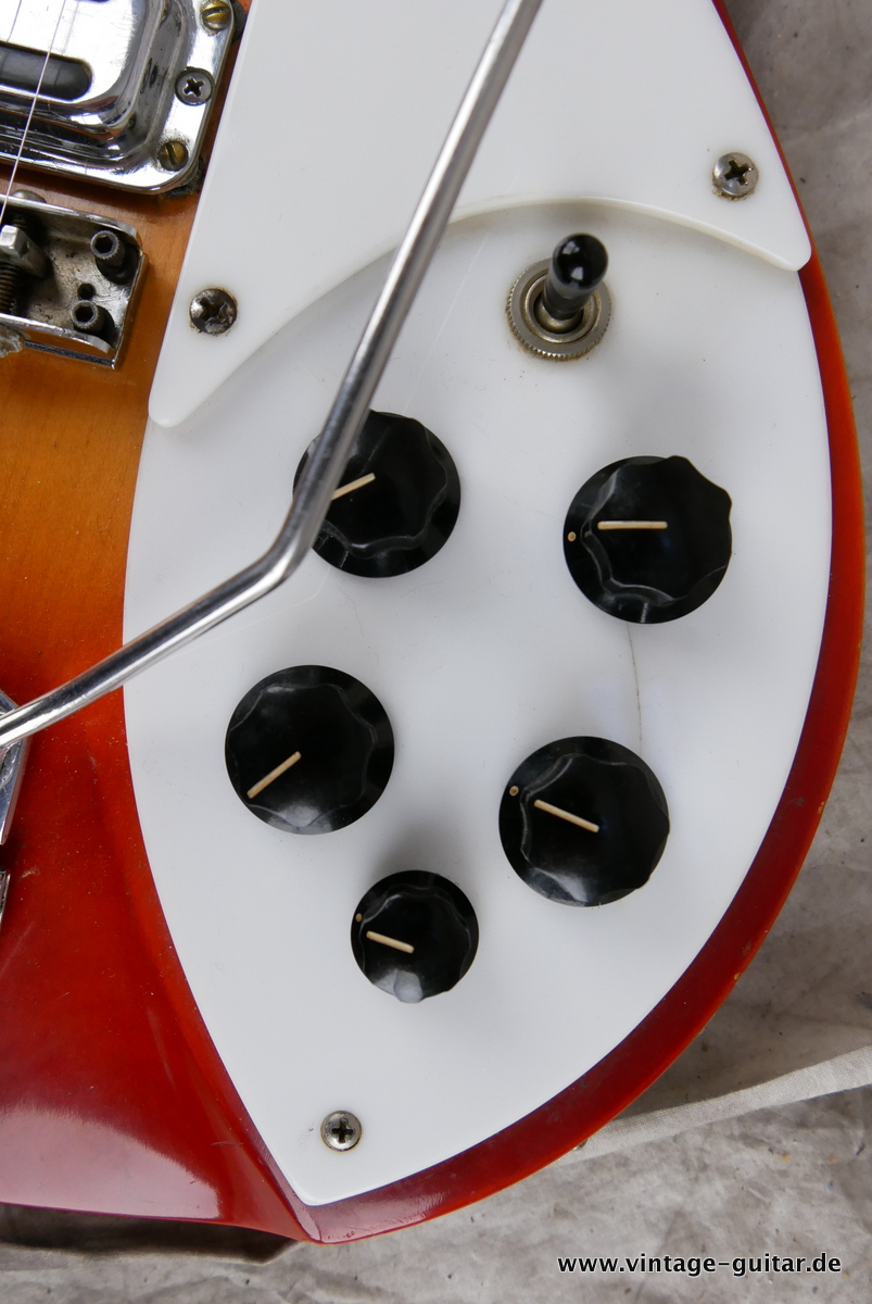 img/vintage/4024/Rickenbacker_325_Rose_Morris_1996_1964-018.JPG