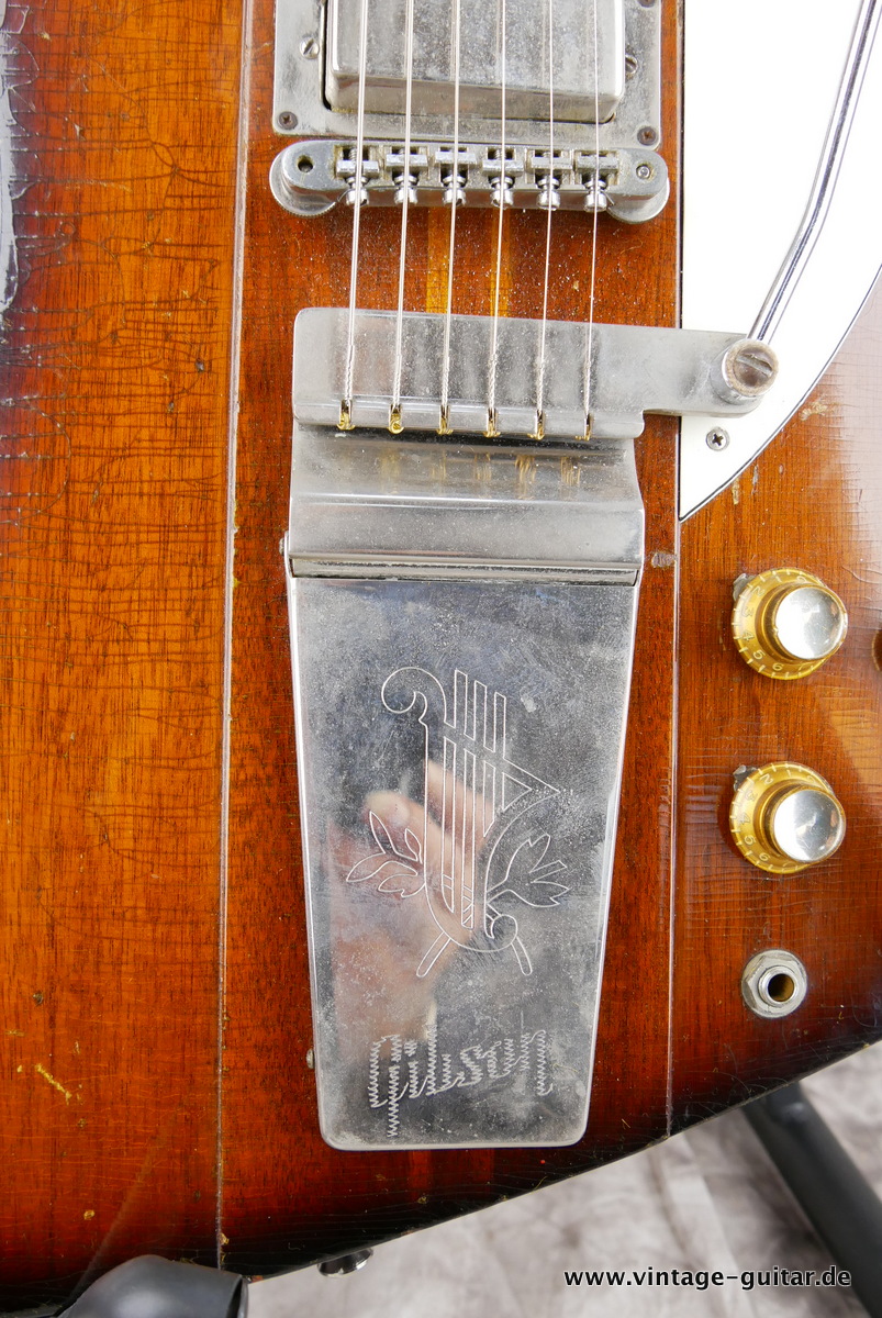 Gibson_Firebird_V_sunburst_1964-013.JPG