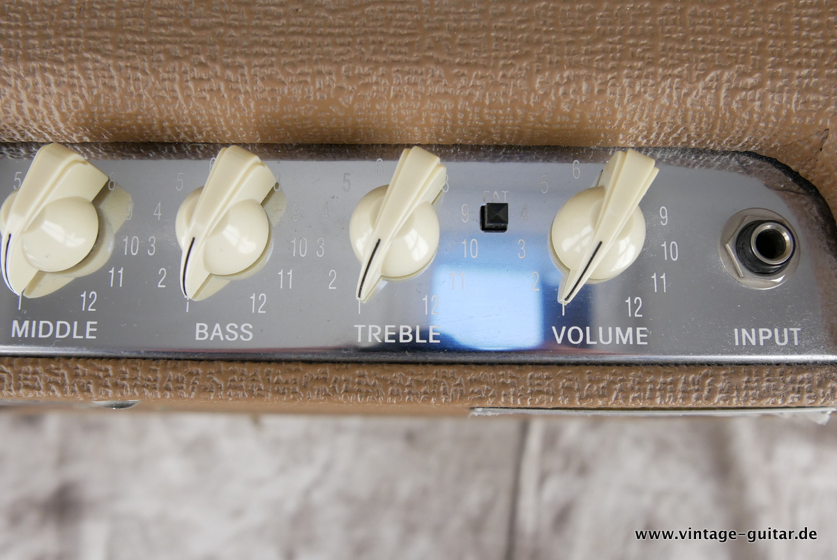 img/vintage/4031/Fender_Blues_Junior_brown_tolex_2008-007.JPG