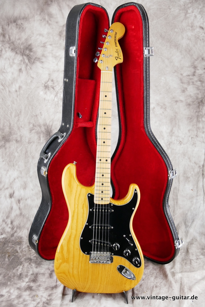 img/vintage/4032/Fender_Stratocaster_natural_1979-016.JPG