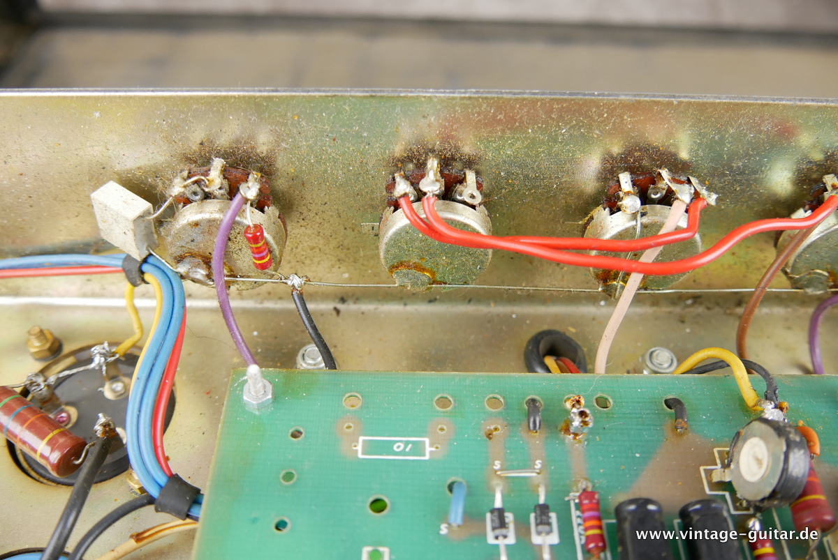 img/vintage/4038/Marshall_JCM_800_Lead_Series_Mk2_2203_black_1983-023.JPG