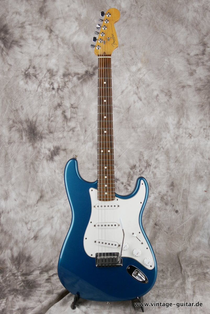 Fender_Stratocaster_aqua_marine_blue_1998-001.JPG