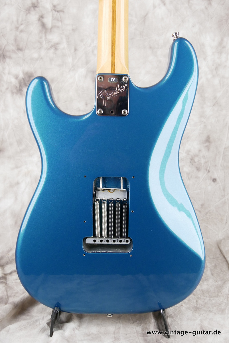 Fender_Stratocaster_aqua_marine_blue_1998-004.JPG