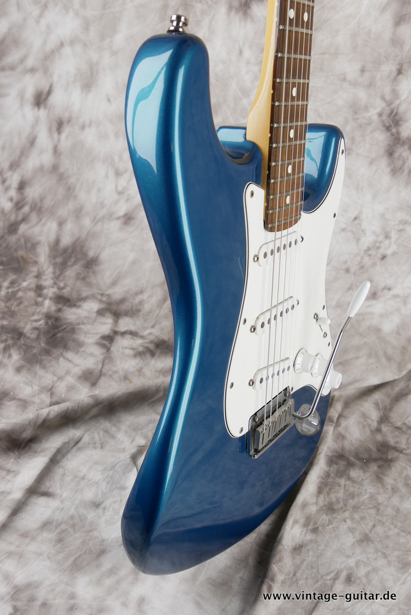 Fender_Stratocaster_aqua_marine_blue_1998-005.JPG