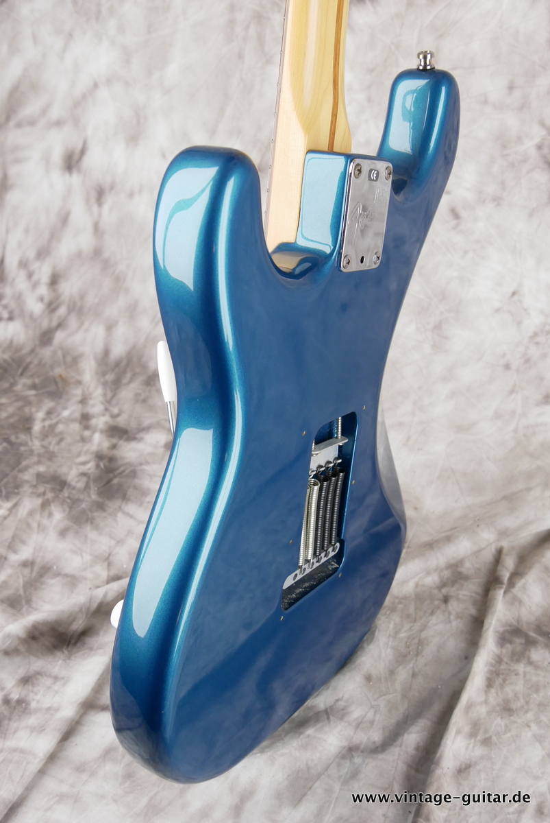 Fender_Stratocaster_aqua_marine_blue_1998-007.JPG