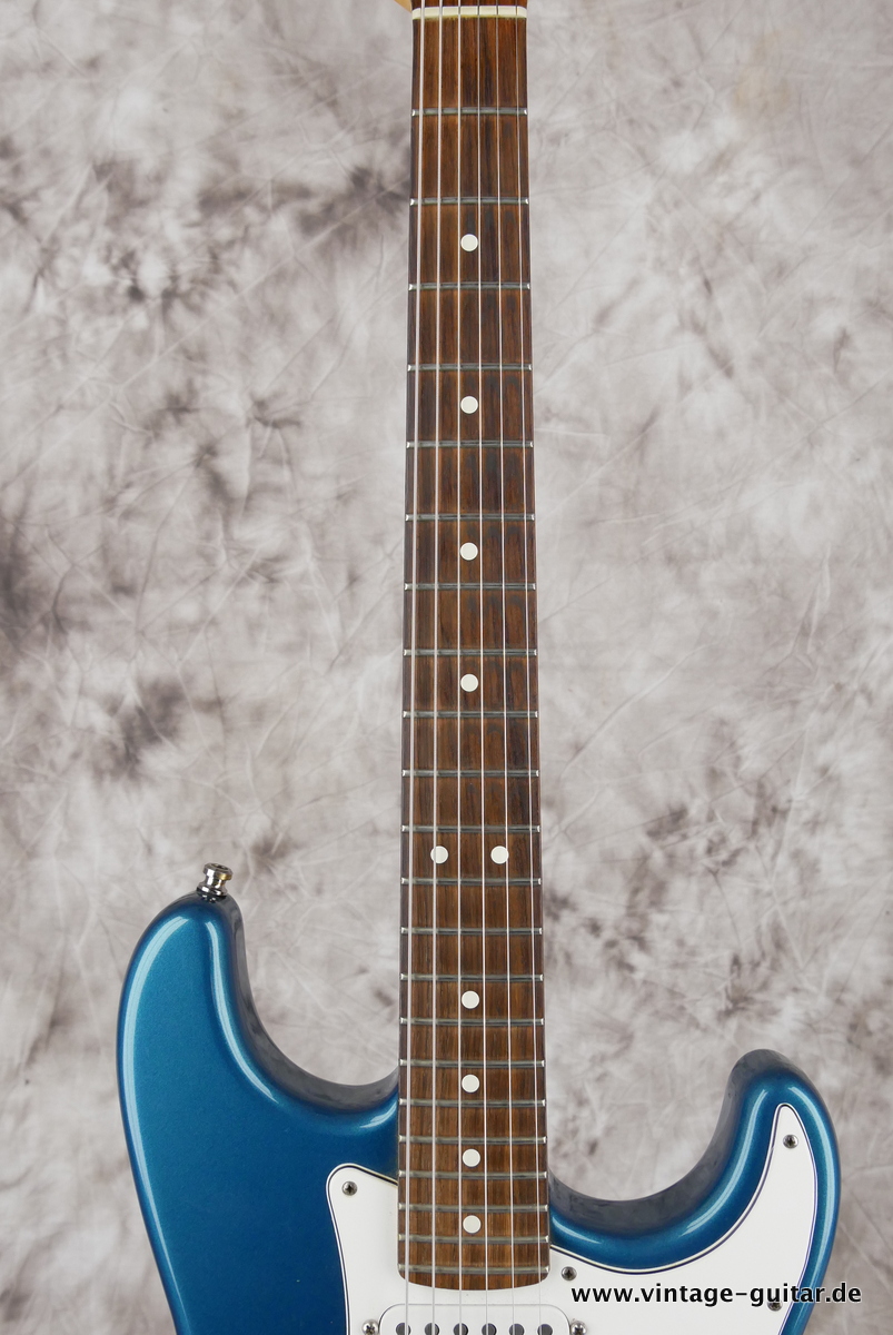 Fender_Stratocaster_aqua_marine_blue_1998-011.JPG