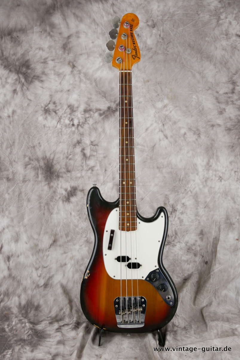 Fender_Mustang_Bass_sunburst_1975-001.JPG