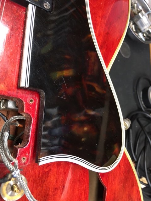 img/vintage/4052/Gibson_ES_355_water_melone_red_1962-023.JPG