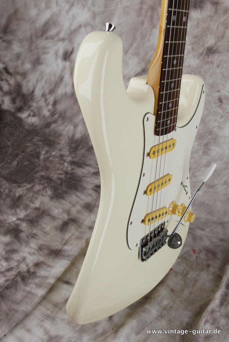 Fender_Squier_Stratocaster_olympic_white_1985-005.JPG