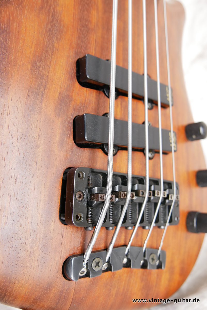 Warwick-Thumb-Bass-1990-5-string-015.JPG