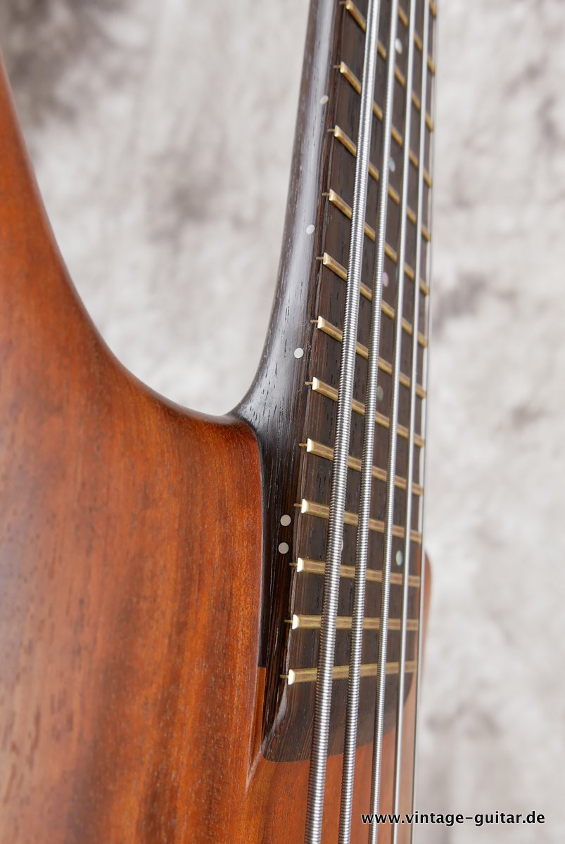 Warwick-Thumb-Bass-1990-5-string-016.JPG