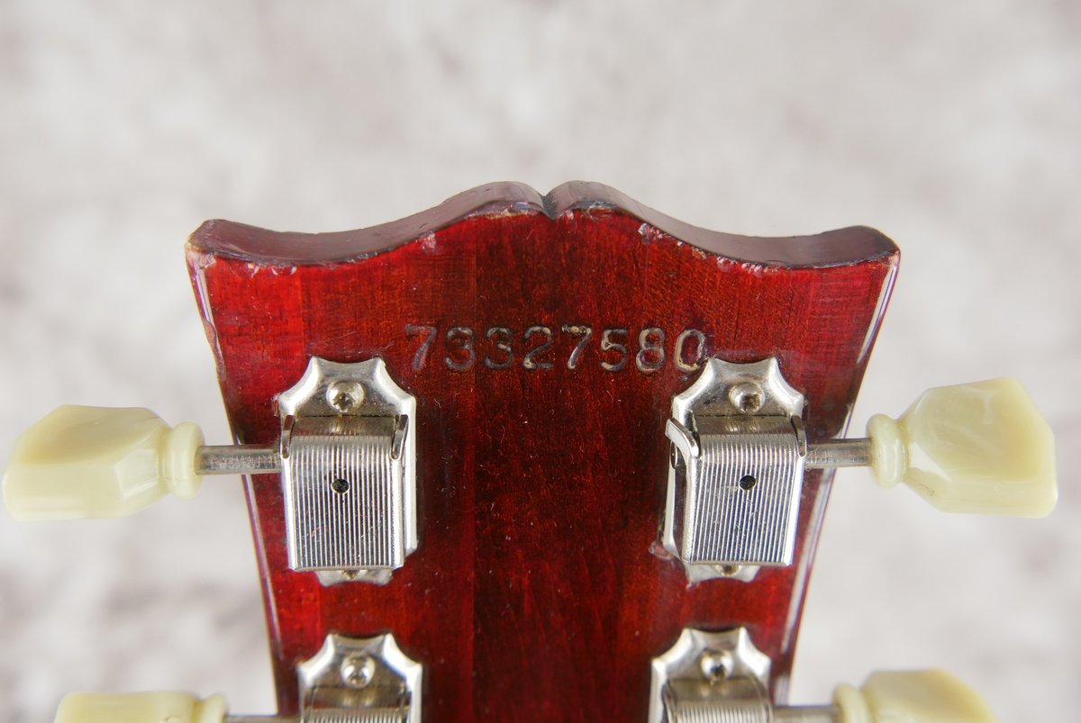 Gibson-Les-Paul-Deluxe-1977-winered-013.JPG