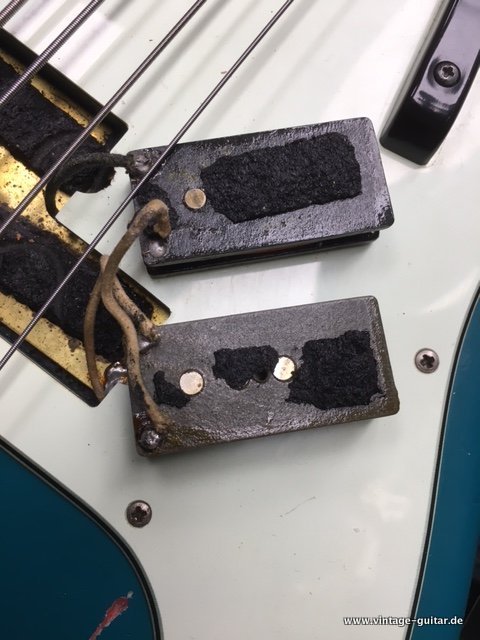 Fender_Precision_Bass_1964_blue-refinished-019.JPG