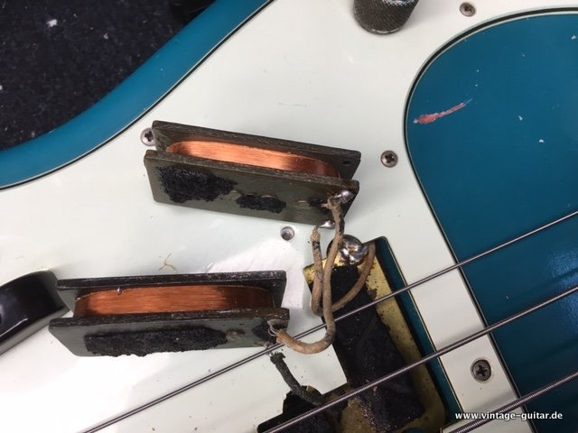 Fender_Precision_Bass_1964_blue-refinished-020.JPG